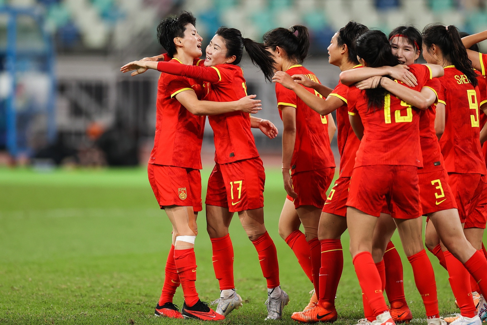 中国足球：国家女足实力硬朗展现中国足球实力的简单介绍