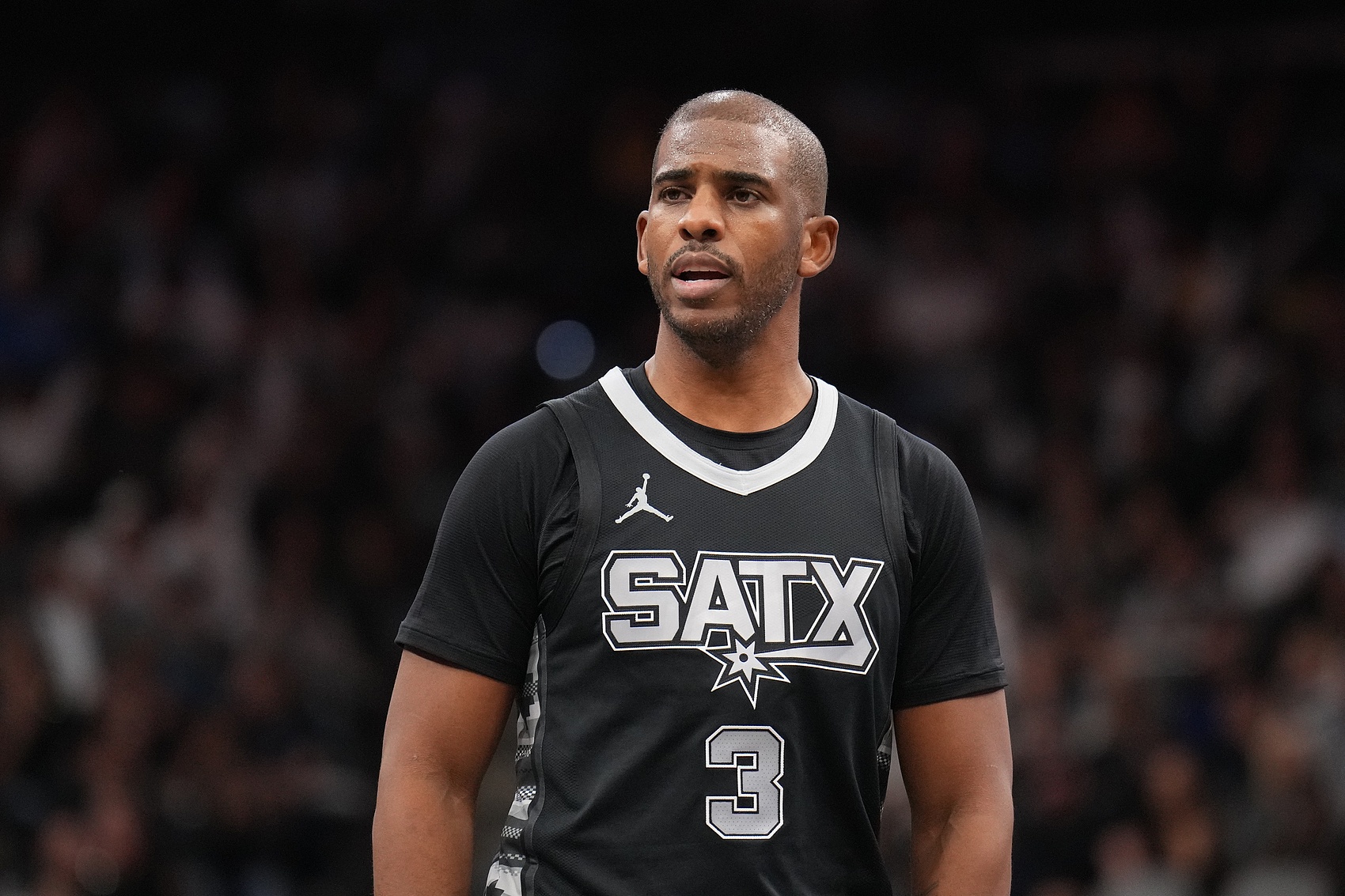 爵士强势逆转，击败马刺