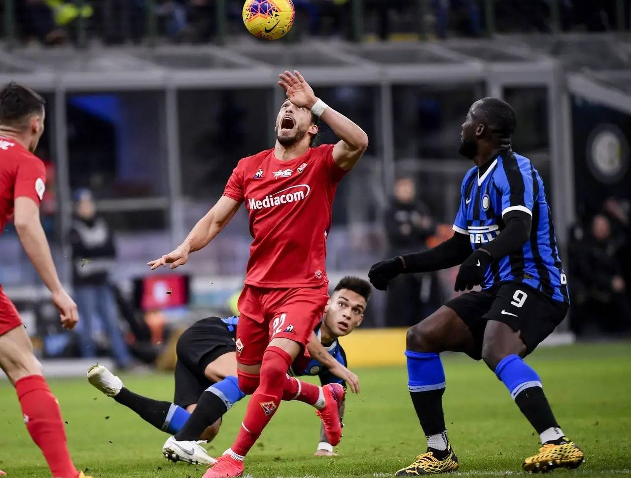 在佛罗伦萨的比赛中,那不勒斯获胜 在佛罗伦萨的比赛中,那不勒斯获胜