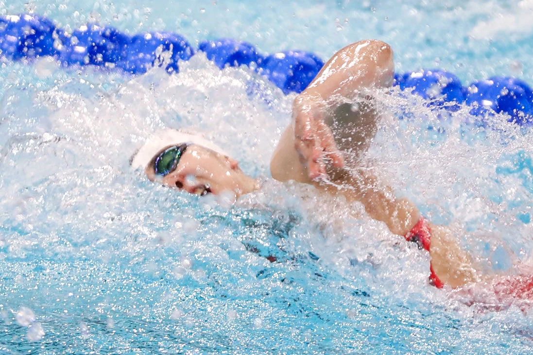 游泳比赛火爆开幕,选手展现高超技艺的简单介绍 游泳比赛火爆开幕,选手展现高超技艺的简单介绍