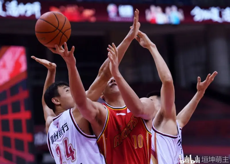 九游体育网页版-斯旺西主场对抗对手，全力以赴争取胜利的简单介绍