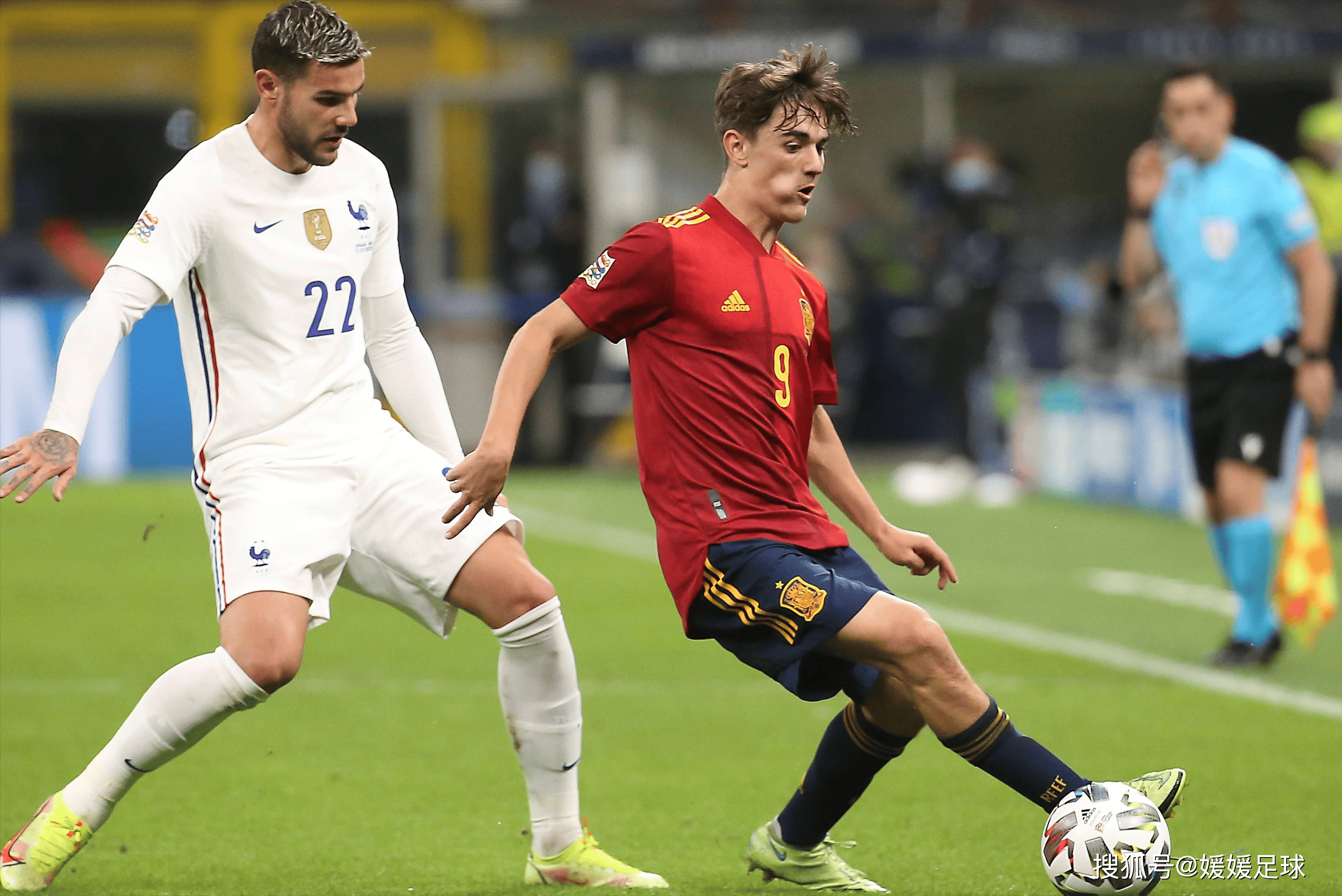 荷兰队轻松战胜奥地利队，取得胜利