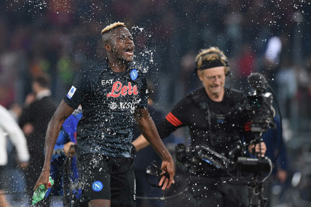 包含那不勒斯客场继续领跑,保持领先优势的词条 包含那不勒斯客场继续领跑,保持领先优势的词条