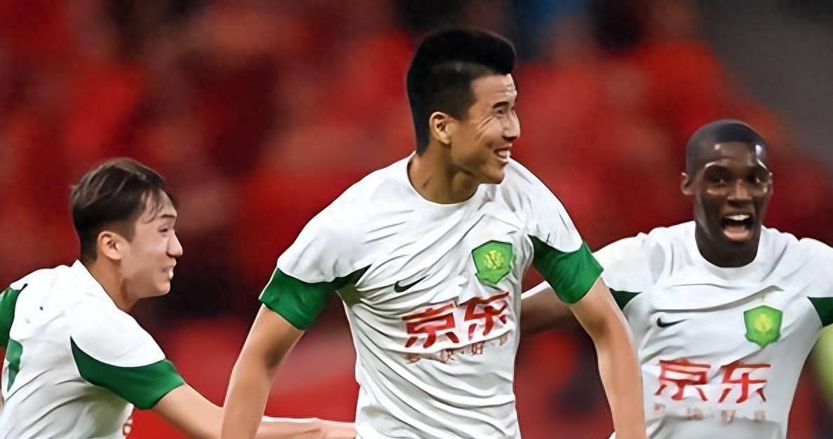 北京国安赢得中超胜利，夺得冠军头衔